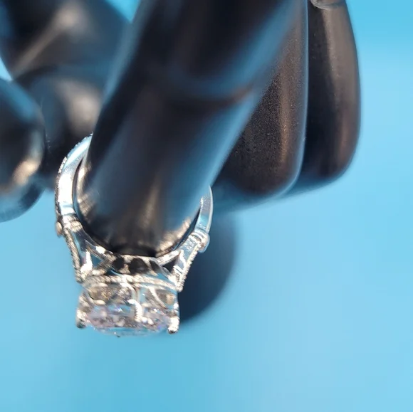 2ct CZ Set In 925 Silver Ring - Picture 3 of 5